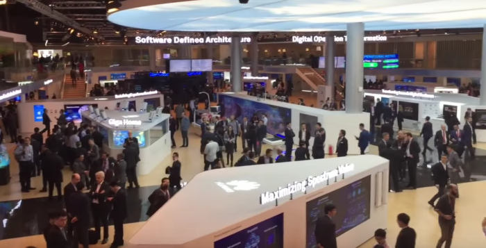 Nerd-special: Tour of the impressive MWC Huawei booth